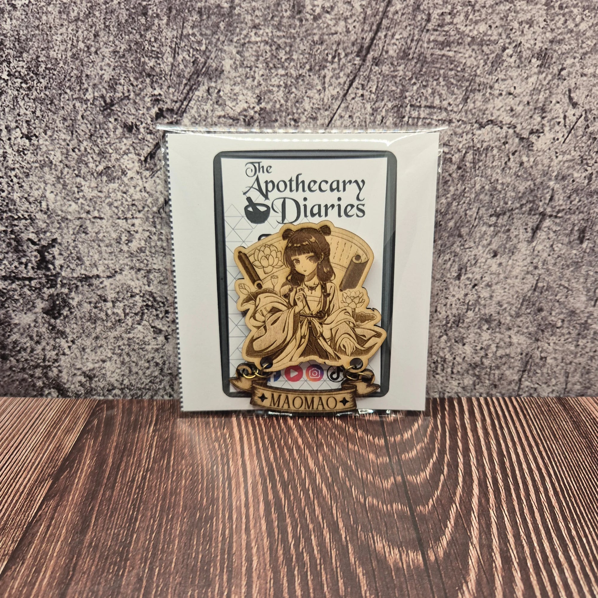 Wooden Magnet – Apthoracy Diary Inspired Maomao | Fan Art Gift
